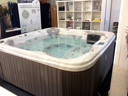 Kilimanjaro Showroom4